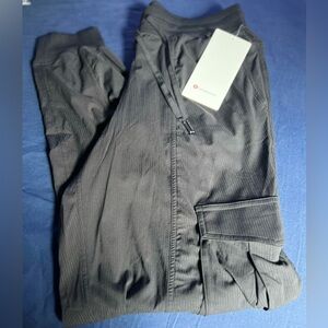 Lululemon  cargo pant. Black ,  size S